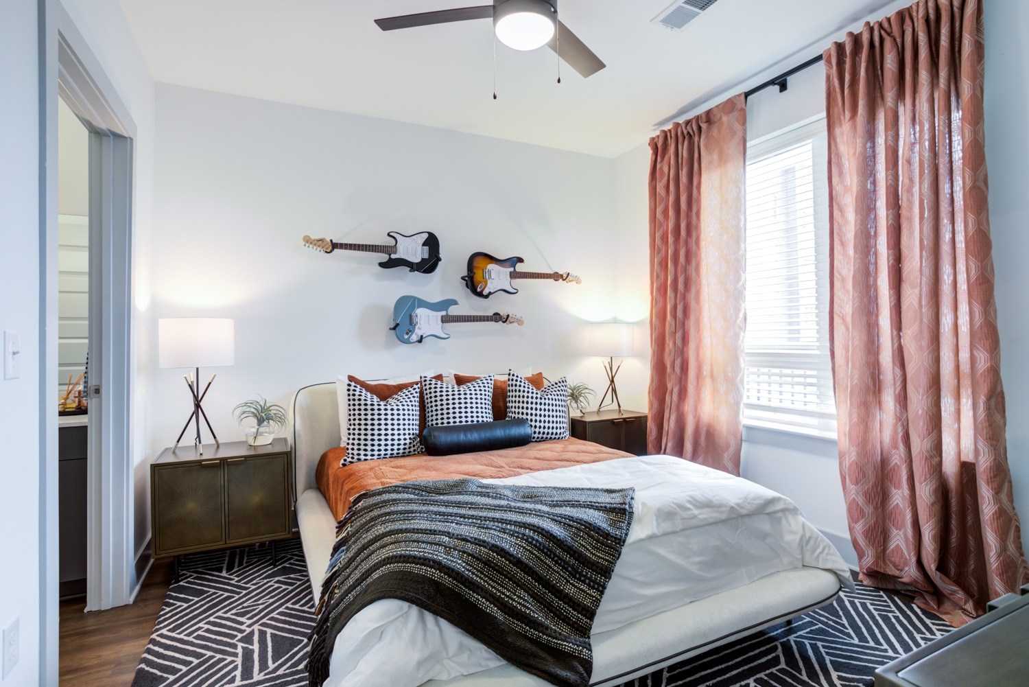 Signature Music Row Nashville Apartments Furnished and Unfurnished Options Spacious Bedroom